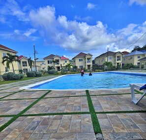 Pool - Tranquility Loft, Ocho Rios, Solar Powered (Ocho Rios)
