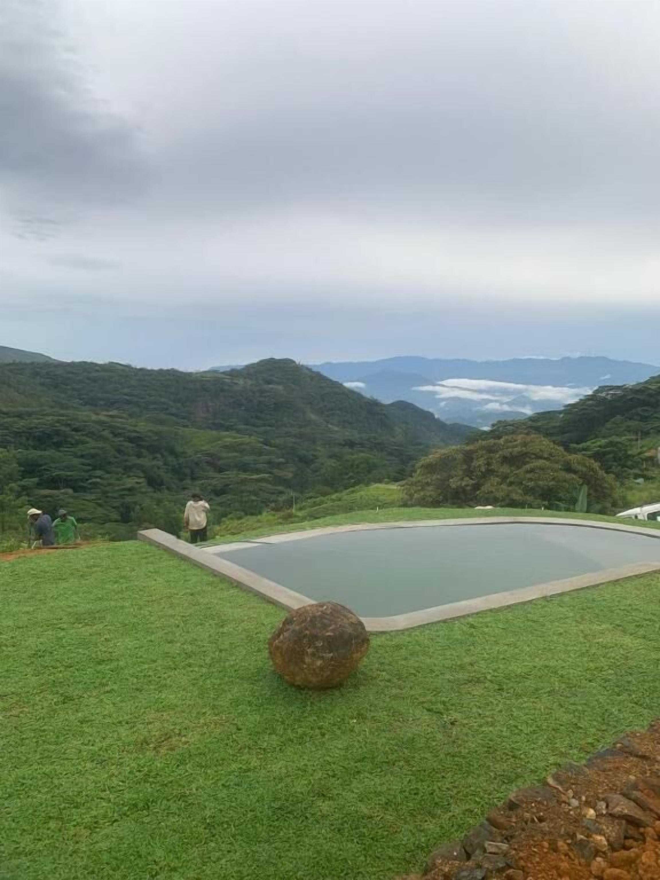 Family Cottage, Mountain View | Property grounds