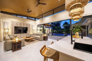 Outdoor dining - Villa Nuvana 3BR Private Pool in Mae Nam (Koh Samui)