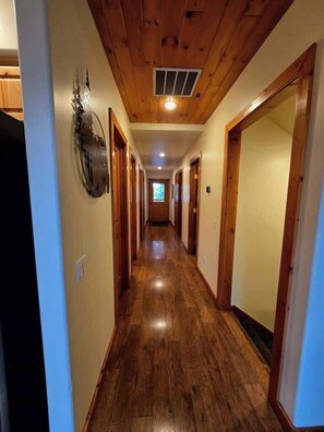 Interior - Cedar's Fairway Lodge, Pets Welcome, Pool & Hotub (McCall)
