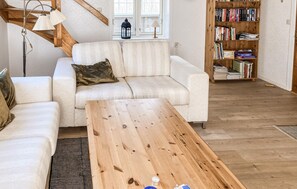 TV, fireplace - Lovely home in Tingsryd with WiFi (Tingsryd)