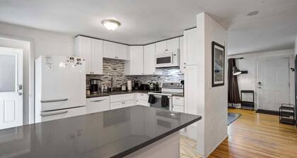Spacious 3BR Home, Sleeps 6, Near Denver&Red Rocks