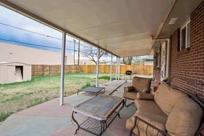 Terrace/patio - Spacious 3BR Home, Sleeps 6, Near Denver&Red Rocks (Arvada)