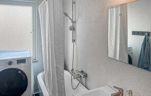 Bathroom - Beautiful apartment in Visby with WiFi (Visby)