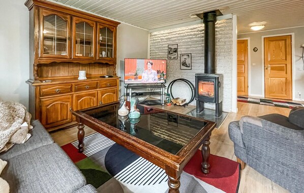 TV, fireplace - 2 bedroom awesome home in Sjötofta (Sjötofta)
