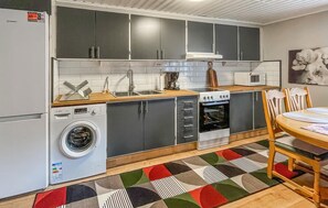Fridge, microwave, stovetop, coffee/tea maker - 2 bedroom awesome home in Sjötofta (Sjötofta)