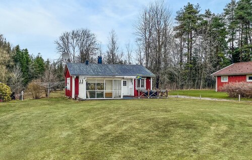 2 bedroom awesome home in Sjötofta