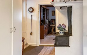 Interior - Awesome home in Fristad with WiFi (Fristad)