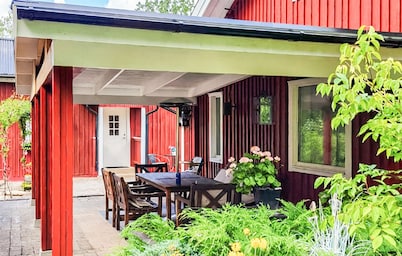 Awesome home in Fristad with WiFi