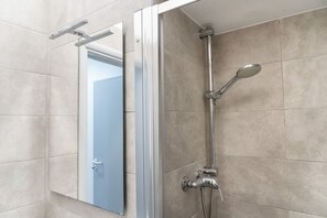 Shower, hair dryer, bidet - Villa Panoramic | Porto Cesareo beach (Porto Cesareo)
