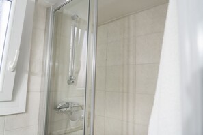 Shower, hair dryer, bidet - Villa Panoramic | Porto Cesareo beach (Porto Cesareo)