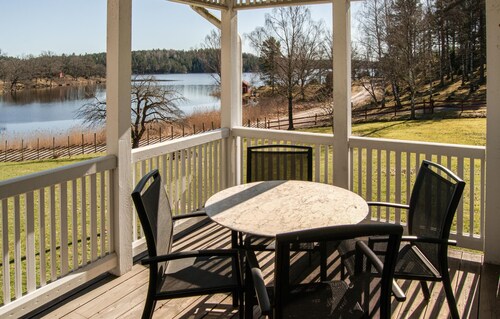 Gorgeous home in Nyköping with house sea view