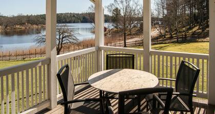 Gorgeous home in Nyköping with house sea view