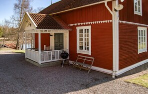 Exterior - Gorgeous home in Nyköping with house sea view (Nyköping)