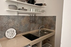 Fridge, oven - La Pennichella Apartments - La Pennichella Apartments - Alba (Nardo)