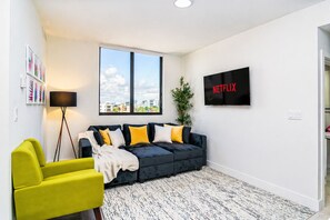 Living area - Miami City Escape 2BR Suite Near Brickell & Miami Beach (Miami)