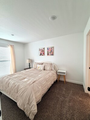 Room - Saint Charles Place- Modern 2BR/2.5BA home (Bentonville)