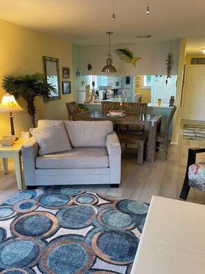 Living area - Gulf view  2 bedroom, 2.5 bath Townehome in Cape San Blas- 125 ft to beach (Port St. Joe)