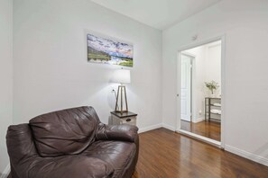 TV, fireplace - 4BR Oxnard Summer Escape with Guest House/Pool (Oxnard)