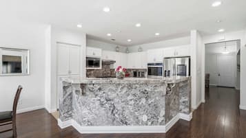 Fridge, microwave, stovetop