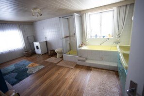 Bathroom - Vrbo Property (Hohenwarth)