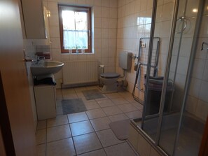 Bathroom - Vrbo Property (Oberbach)