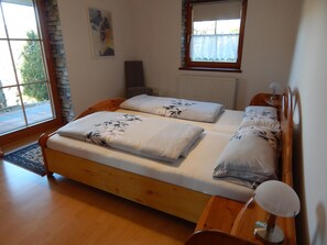 Room - Vrbo Property (Oberbach)