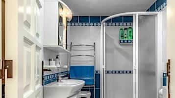 Hair dryer, towels