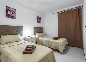 Room - Vrbo Property (Playa De Los Cristianos)