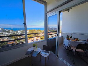 Outdoor dining - RenTenerife Adeje Sea Views Horizon (Costa Adeje)