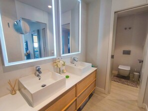 Bathroom - RenTenerife Elim Ocean (Abrigos, Los)