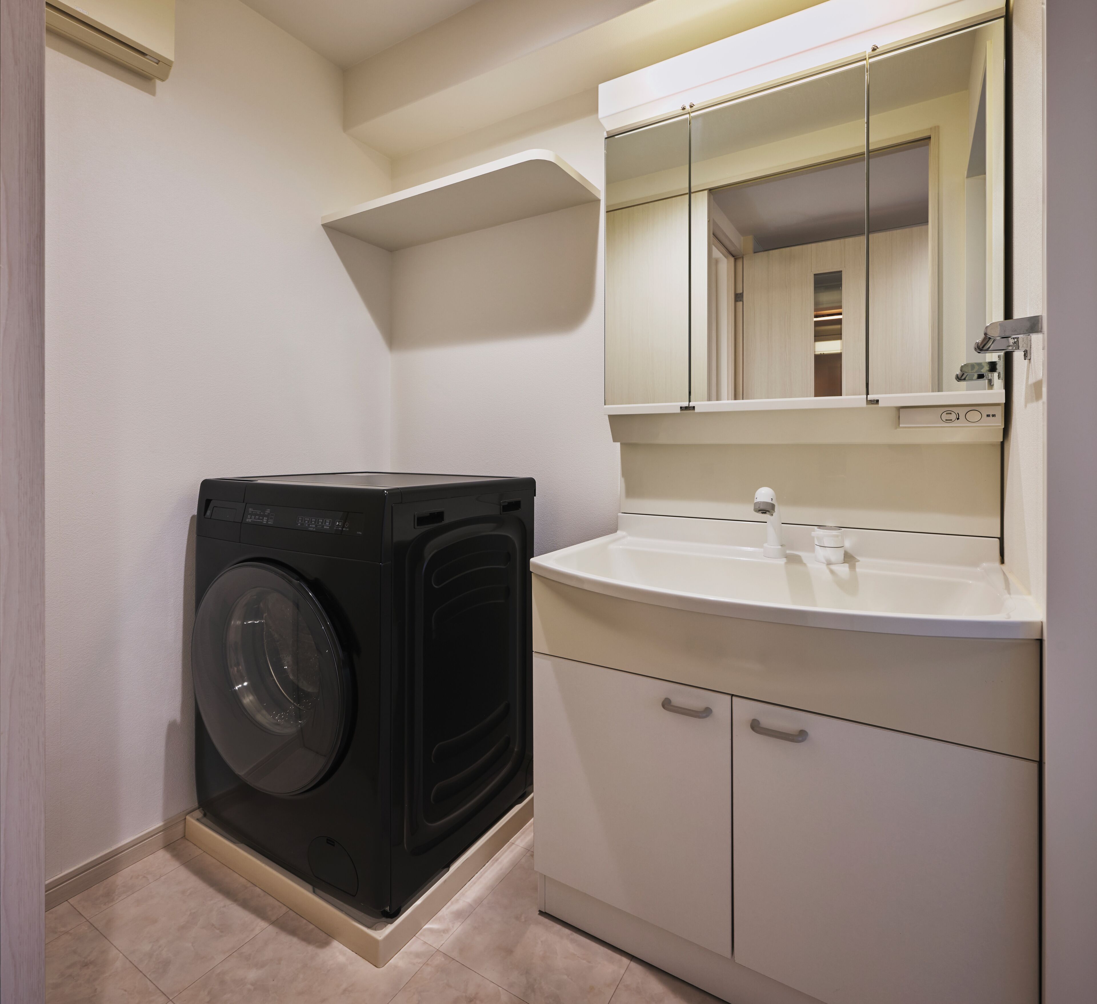 Double Room | Bathroom | Separate tub and shower, hair dryer, towels, shampoo