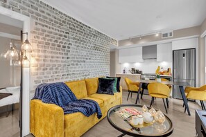 Superior Studio, Balcony, City View | Ruang tamu