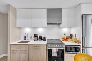 Superior Studio, Balcony, City View | Dapur peribadi