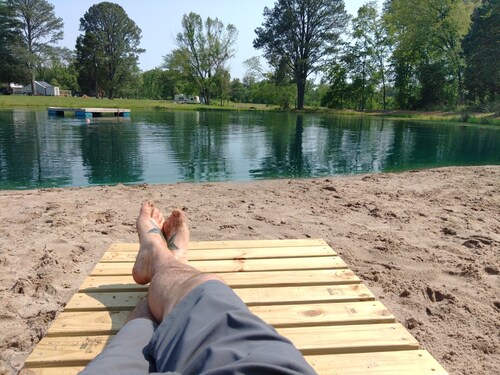 Private beach for parties, pavilion on the site, plenty of parking, porta potty