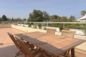 Outdoor dining - 06 Viridis - Golf Terrace - Oliva Nova (Oliva)