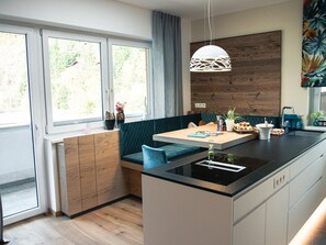 Køleskab, ovn, kogeplade, opvaskemaskine