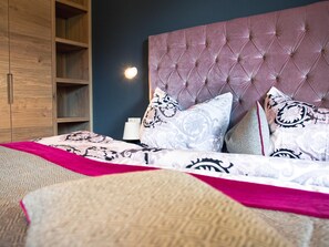 2 bedrooms, Internet - Beautiful penthouse in the heart of Mayrhofen. (Mayrhofen)