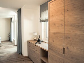 Interior - Beautiful penthouse in the heart of Mayrhofen. (Mayrhofen)