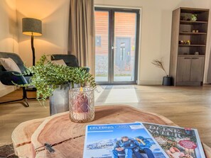 Interior - Chalet by a lake with stunning mountain views (Afritz am See)