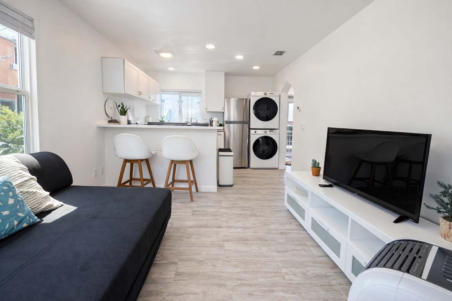 TV, stereo, offices