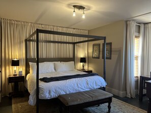 3 bedrooms, desk, iron/ironing board, WiFi