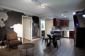 Interior - Your TMC Flats, Sleeps 16, 8BR, 4BA, 4PA (Houston)