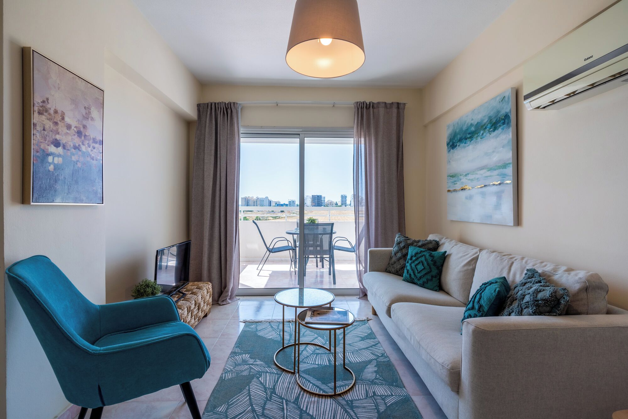 Apartamento, 2 quartos, cozinha, vista para a cidade | Área de estar | Smart TV, Netflix, serviços de streaming