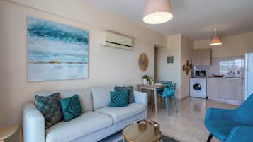 Apartamento, 2 quartos, cozinha, vista para a cidade | Área de estar | Smart TV, Netflix, serviços de streaming