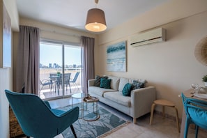 Apartment, 2 Bedrooms, Kitchen, City View | Living area | Smart TV, Netflix, streaming services