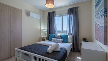Apartment, 2 Bedrooms, Kitchen, City View | Egyptian cotton sheets, premium bedding, individually decorated