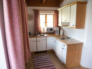 Private kitchen - Apartment no. 1 bedroom, living room and south/west-facing balcony, 50 sqm (Aschau im Chiemgau)
