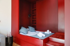 Internet, bed sheets - TheBlueStay 346 - Stunning Apartment in Paris 8 (Paris)