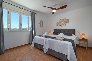 4 Schlafzimmer, Bügeleisen/Bügelbrett, WLAN, Bettwäsche